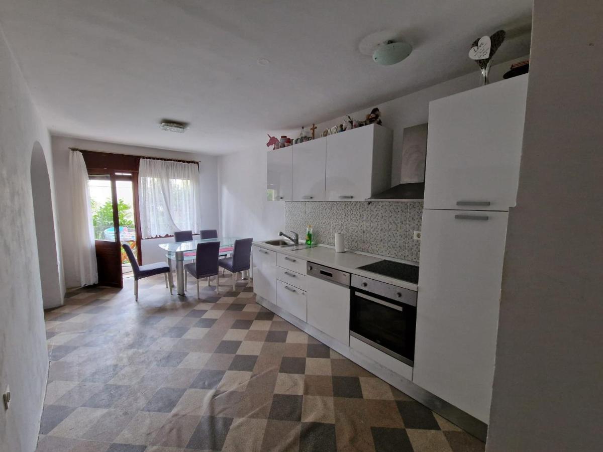 Eros Guesthouse Сплит Экстерьер фото