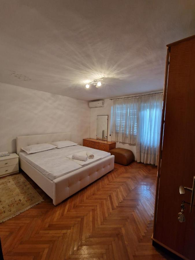 Eros Guesthouse Сплит Экстерьер фото