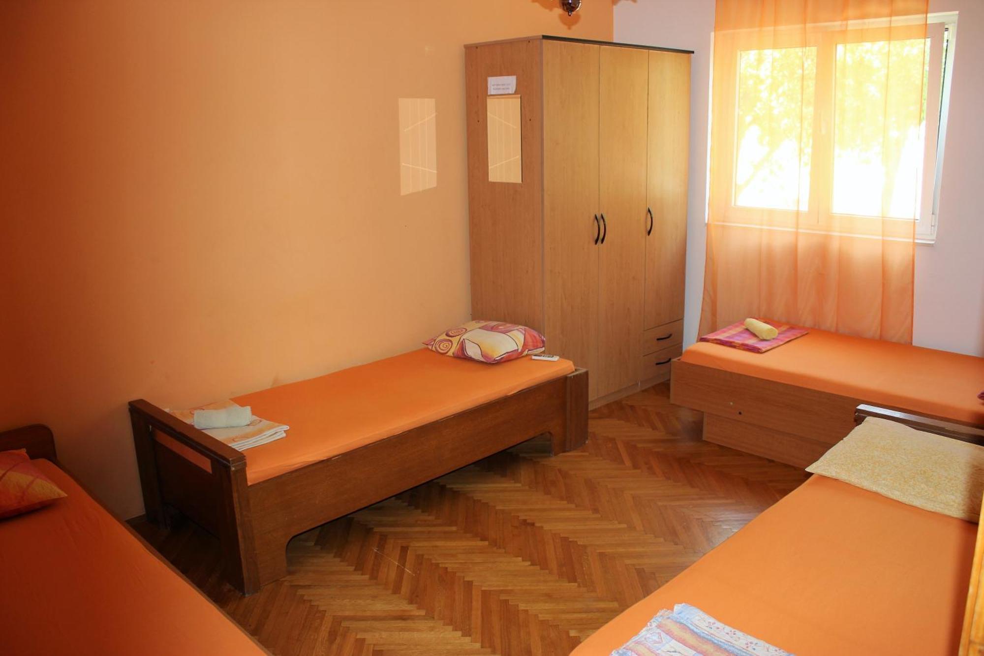 Eros Guesthouse Сплит Экстерьер фото